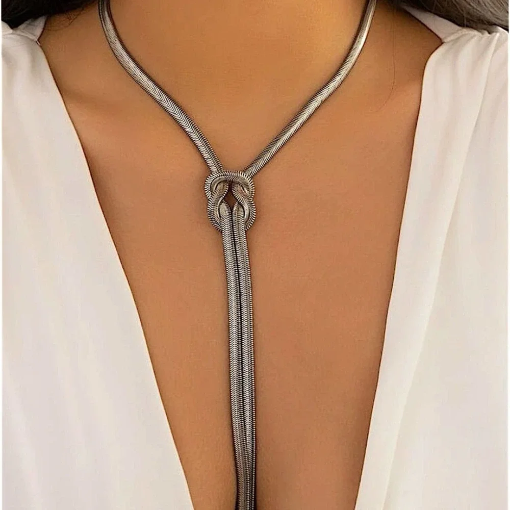 Silver Knot Tassel Snake Flat Herringbone Vintage Necklace - Picture 4 of 9